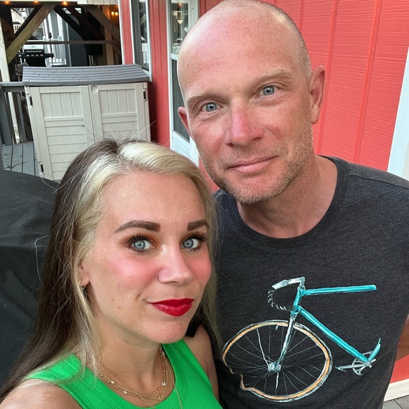 Meet your Posher, Lauren - Picture 1 of 1